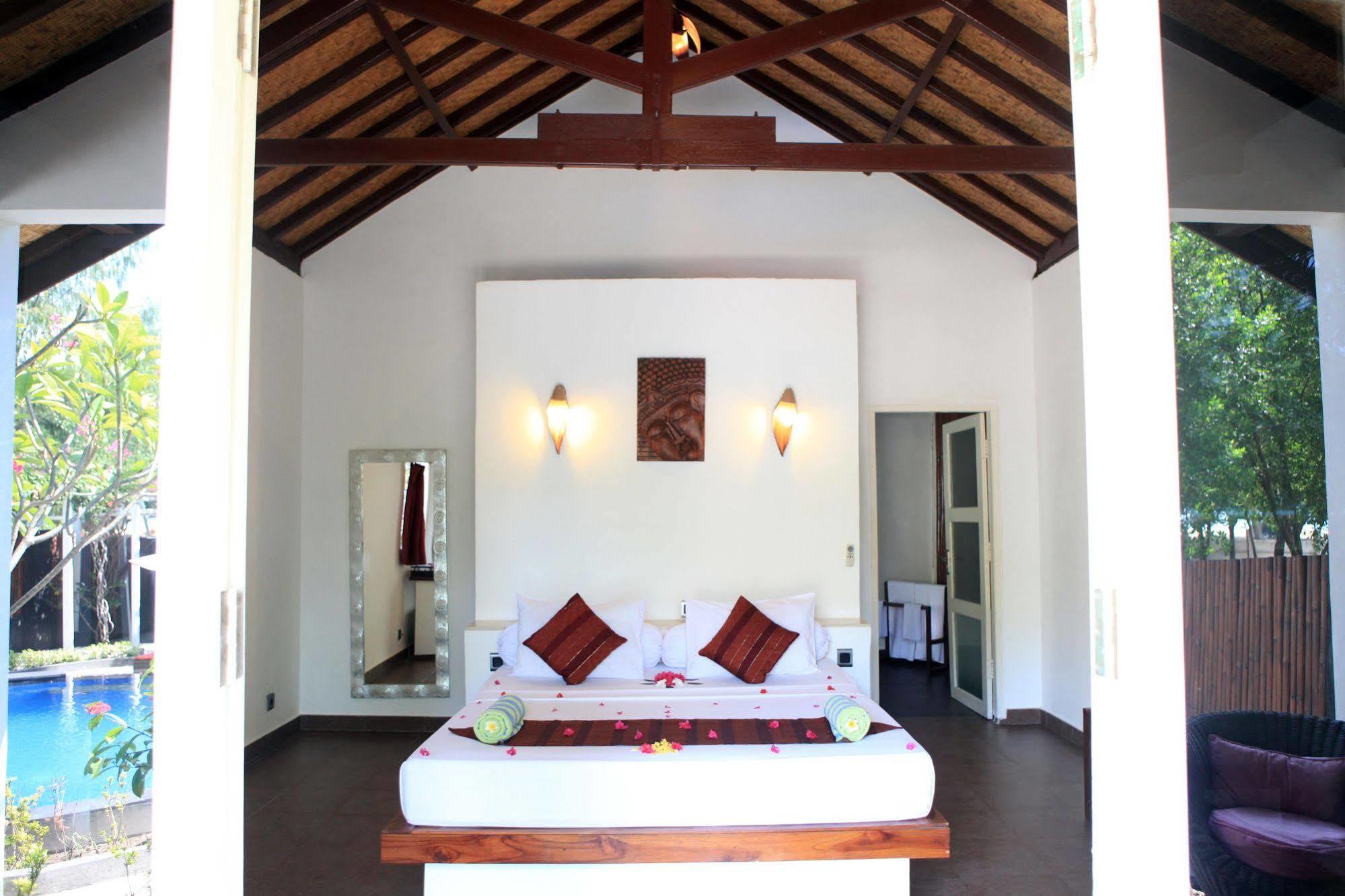 Wah Danima Resort & Restaurant Гили Траванган Экстерьер фото